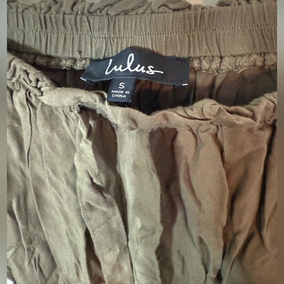 ✨Lulu’s pants - Picture 2 of 4